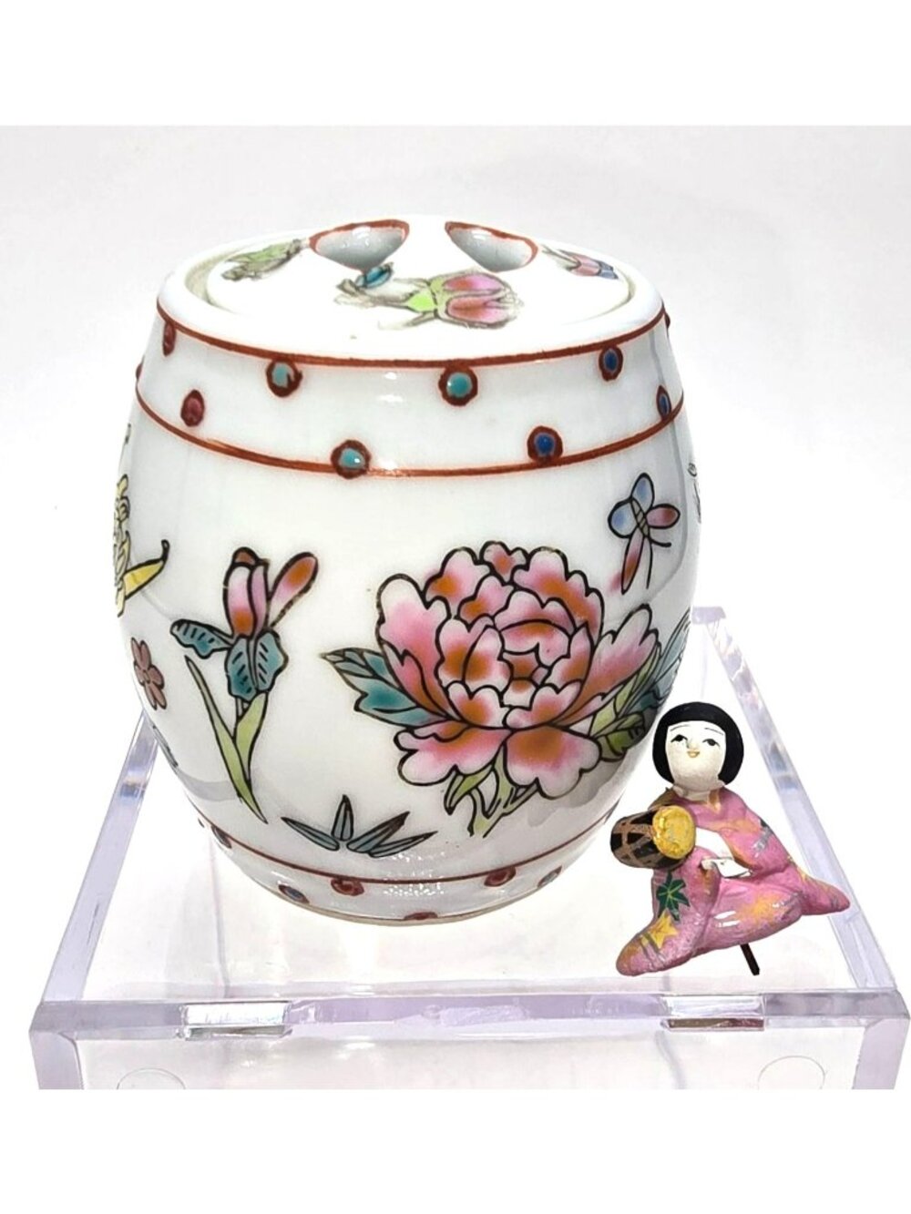 Vintage Hand-Painted Chinese Porcelain Jar & Miniature Doll Figurine Je372
